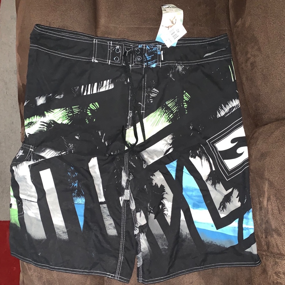 NWT 40 Billabong swim trunks